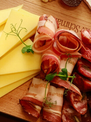 The classic platter is a must-try at the aperitivo bar Der schöne Ernst.