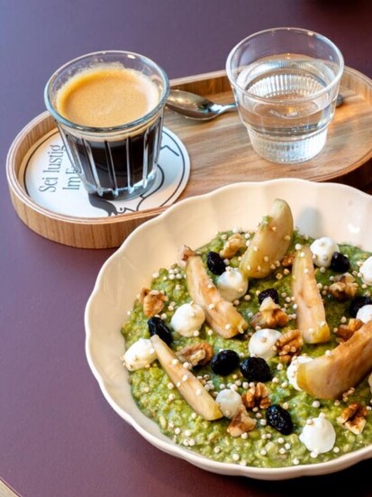 Start your day with creamy porridge and bold espresso at der schöne Ernst.